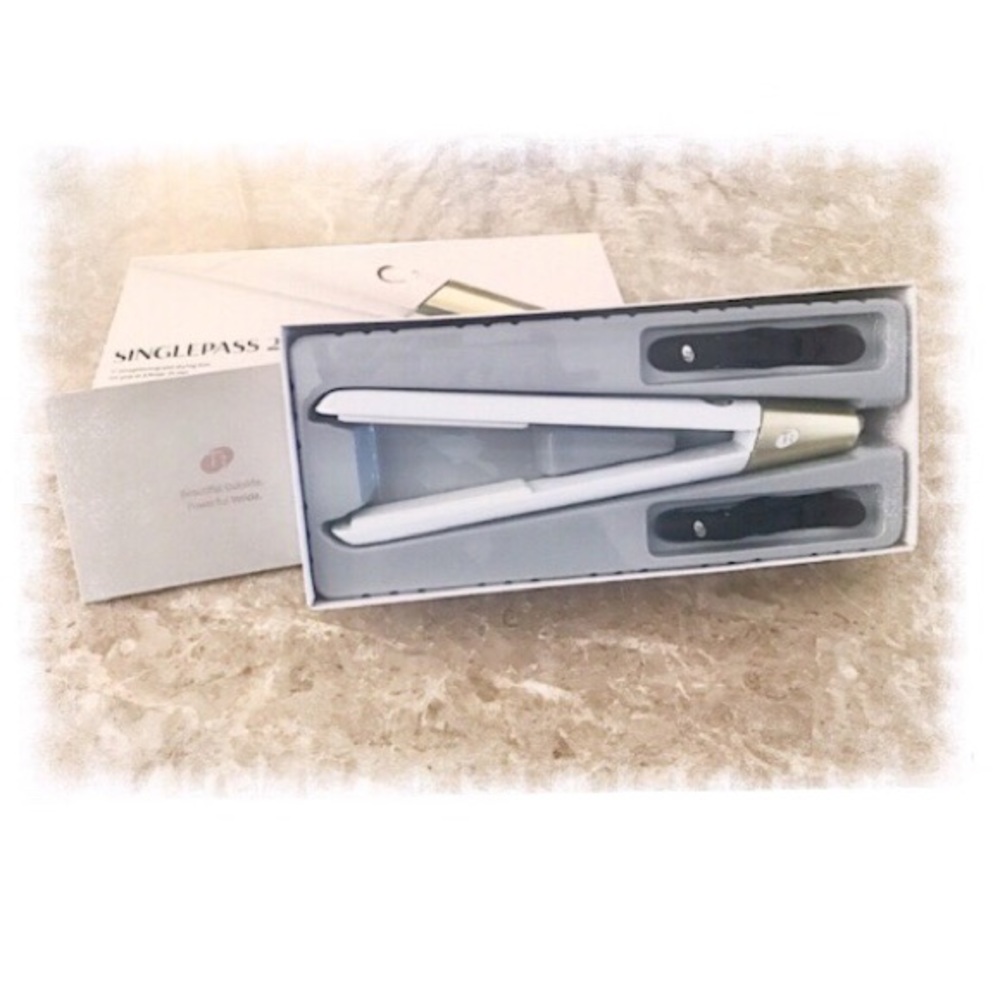 T3 Single Pass 1” Straightening & Styling Iron